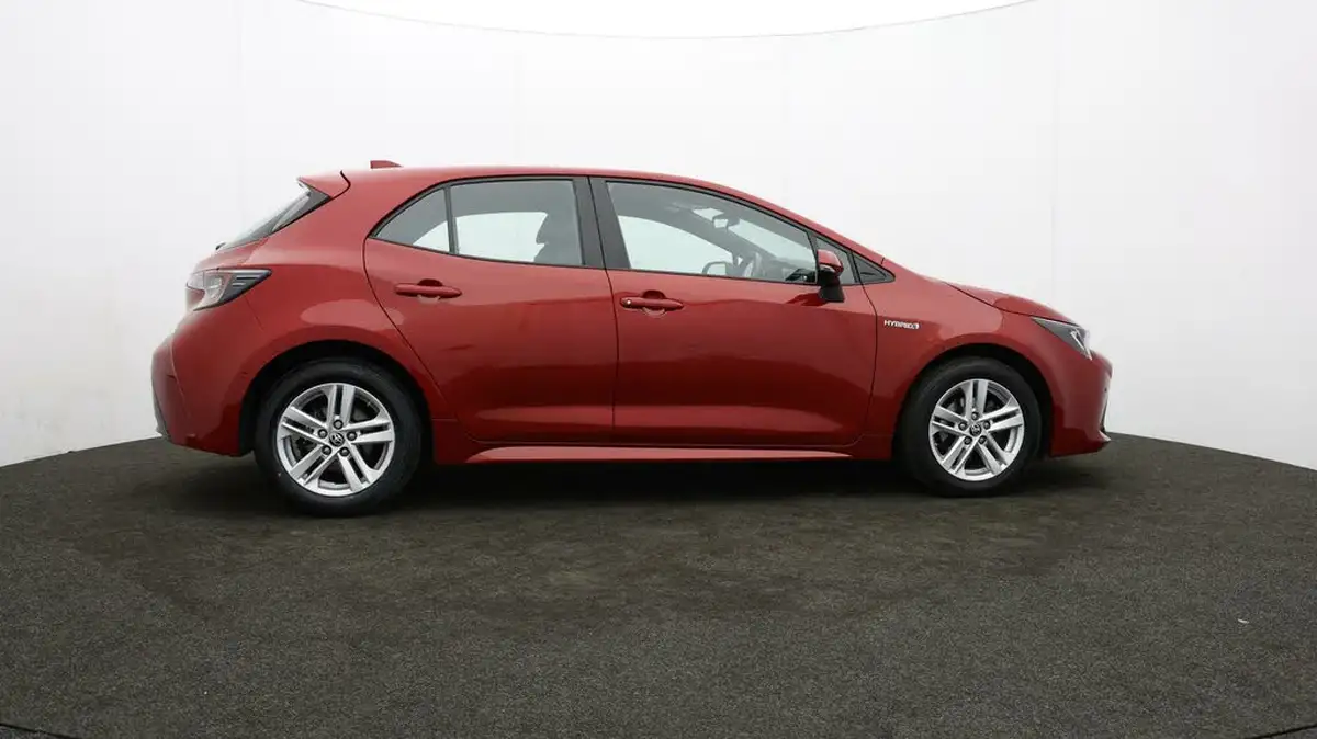 2022-toyota-corolla-18-vvt-i-icon-tech-trk-hatchback-5d-big-37
