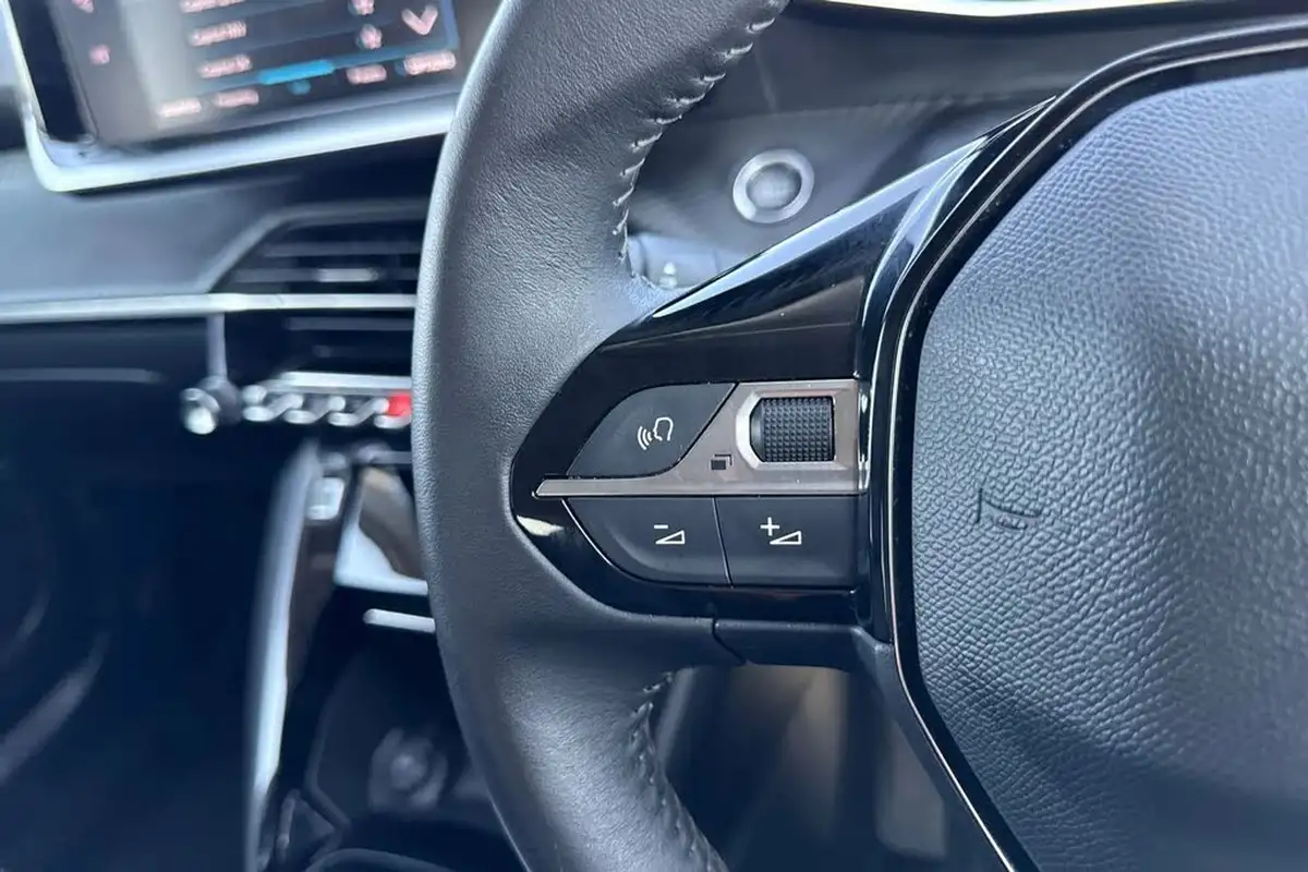 2022-peugeot-2008-suv-e-allure-premium-big-39