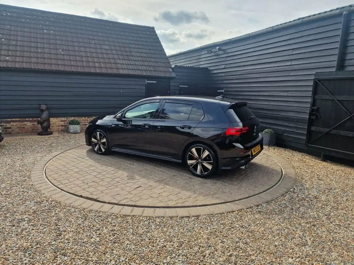 2021-volkswagen-golf-20tdi-gtd-big-2
