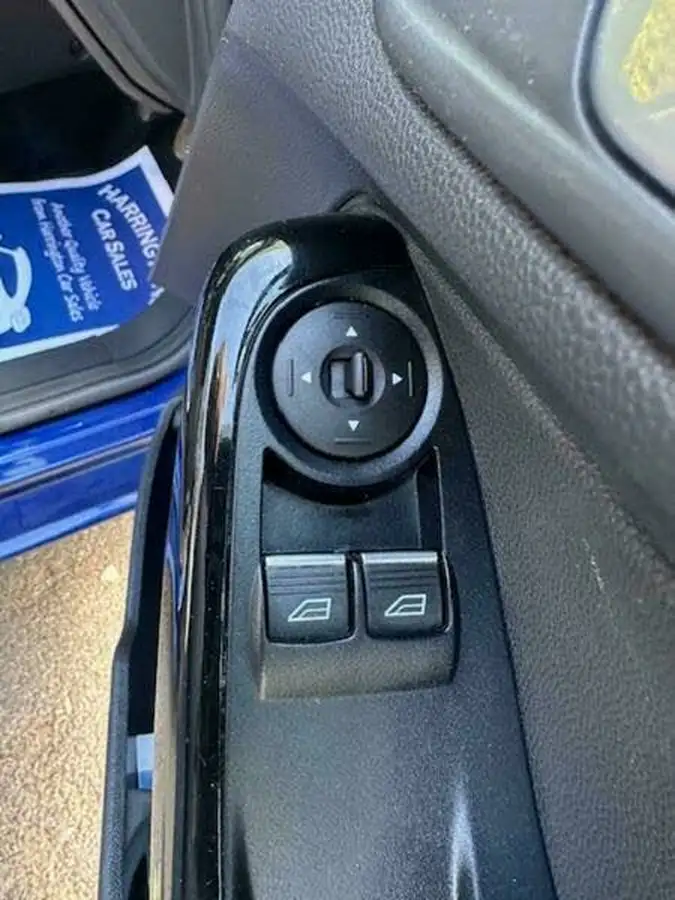 2017-ford-fiesta-125-zetec-5d-big-14
