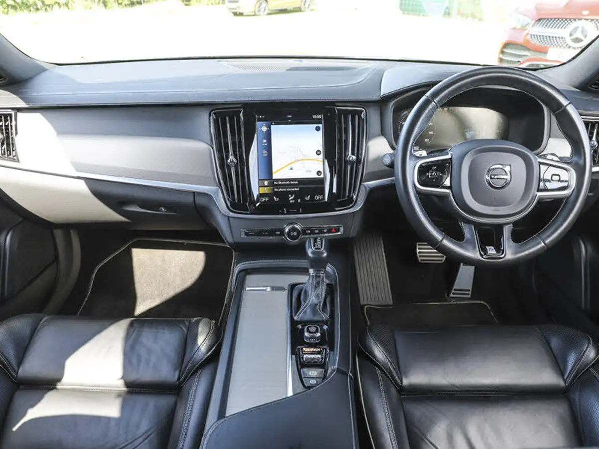 2020-volvo-v90-20td-d4-r-design-plus-big-2