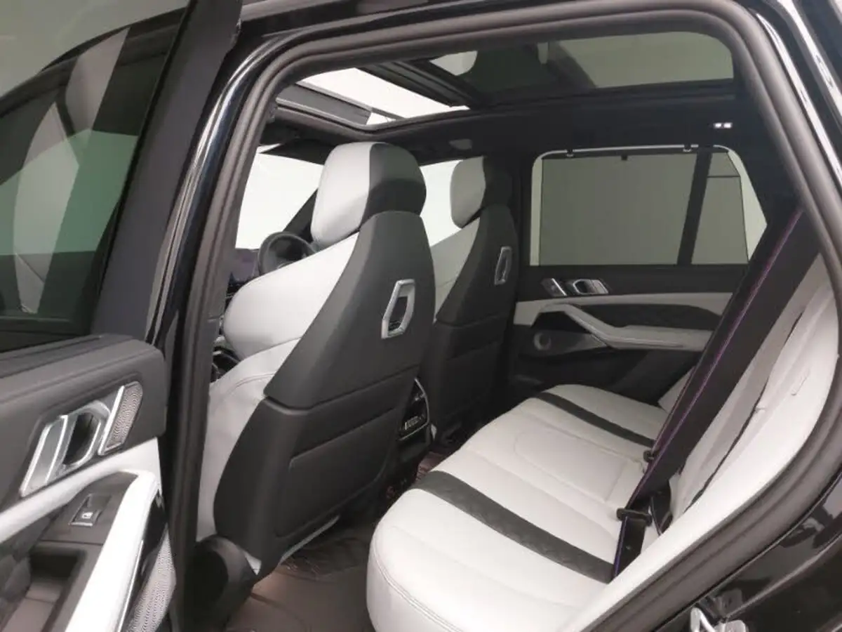 2024-bmw-x5-44-m-competition-big-11