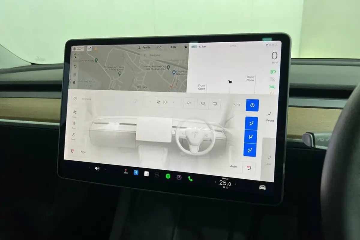 2020-tesla-model-3-e-long-range-big-26