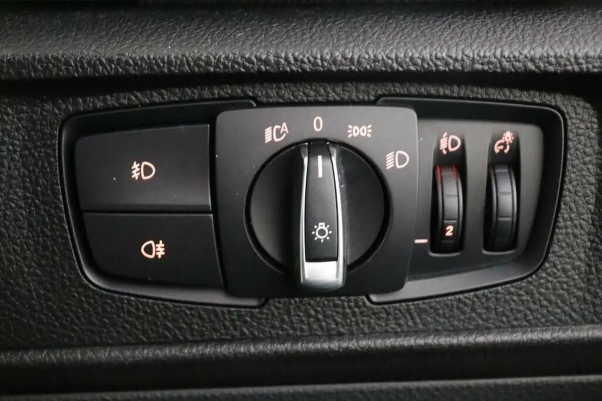 2015-bmw-1-series-16-118i-se-136bhp-5d-auto-big-28