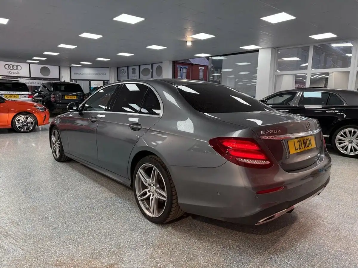2016-mercedes-benz-e-class-20d-e220d-amg-line-ss-saloon-4d-big-11