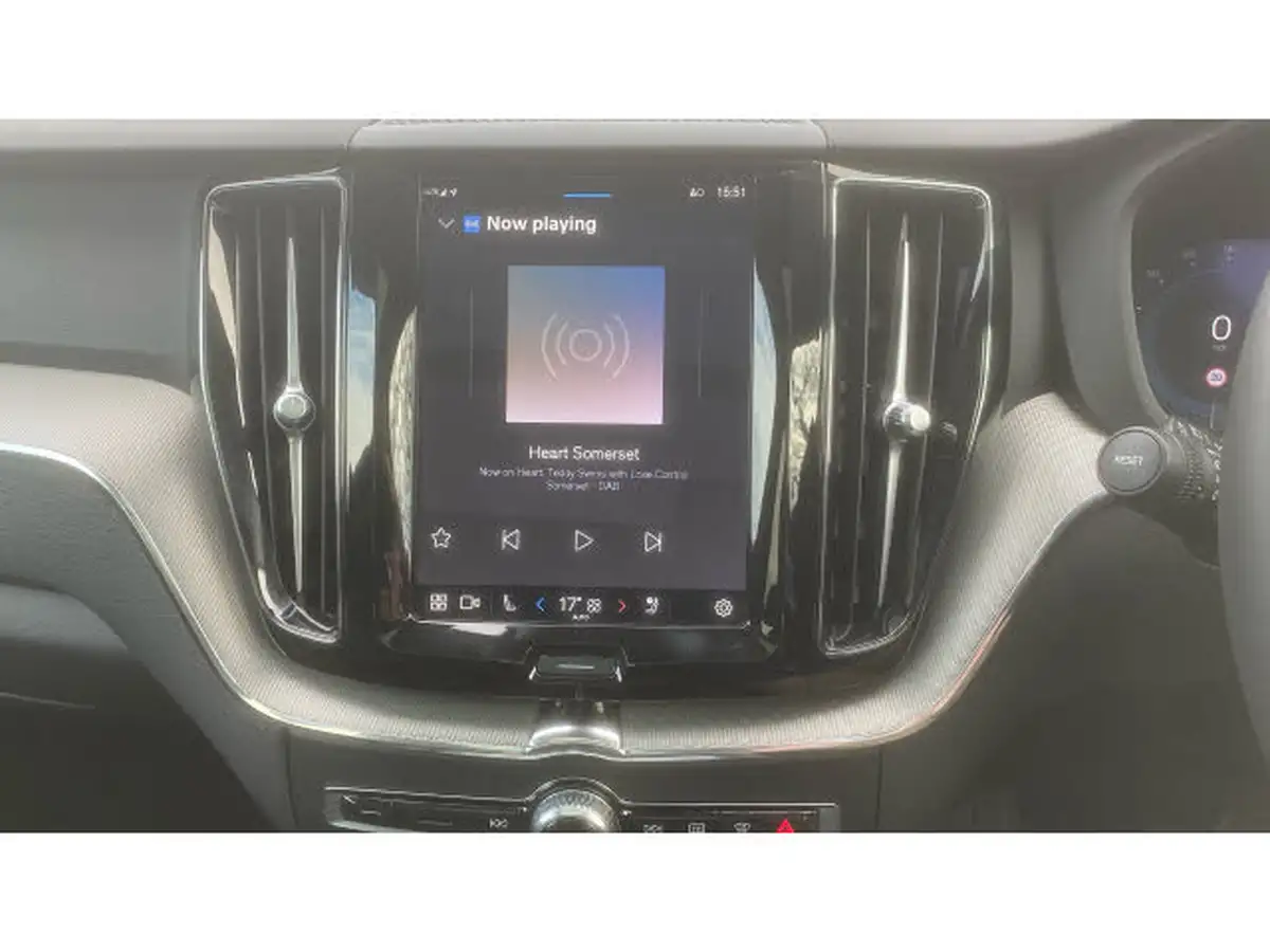 2024-volvo-xc60-20-b5-plus-big-29