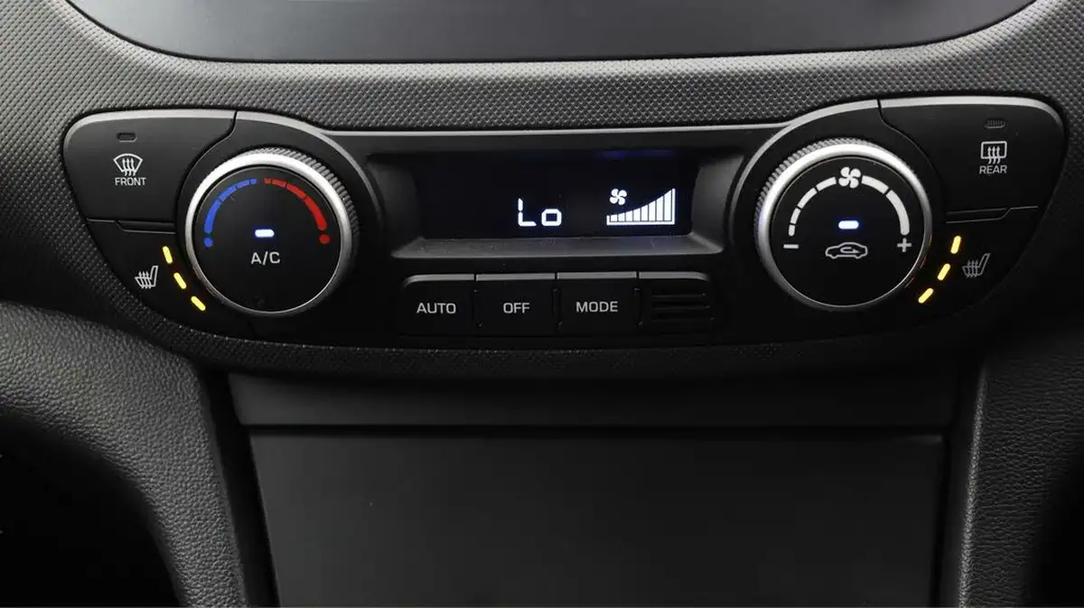 2019-hyundai-i10-12-premium-se-big-11