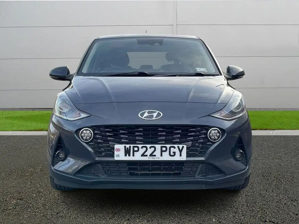 2022-hyundai-i10-10-premium-big-1