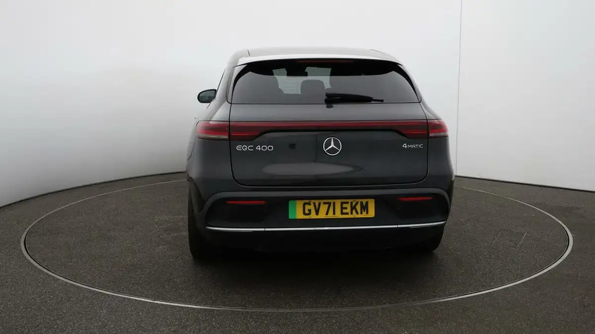 2022-mercedes-benz-eqc-e-eqc-400-amg-line-big-6