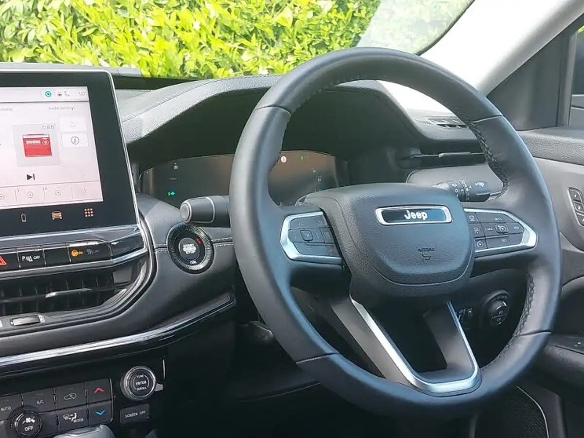 2024-jeep-compass-13-gse-s-big-10