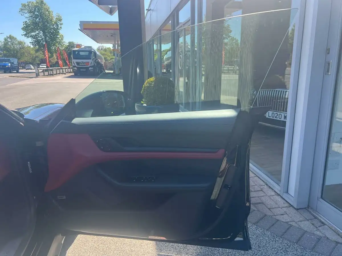 2023-porsche-taycan-e-turbo-big-48