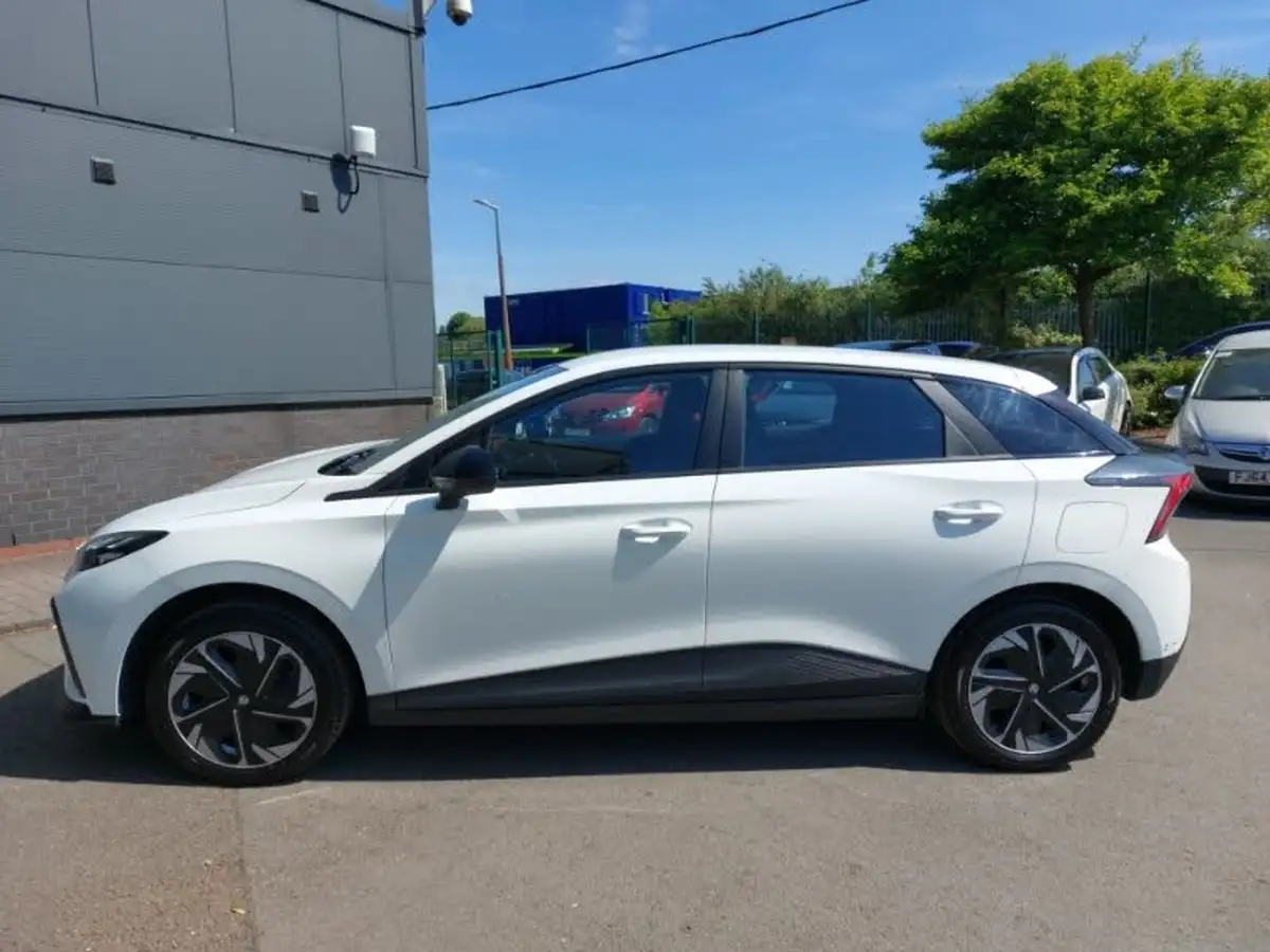 2023-mg-mg4-e-se-ev-203ps-long-big-3
