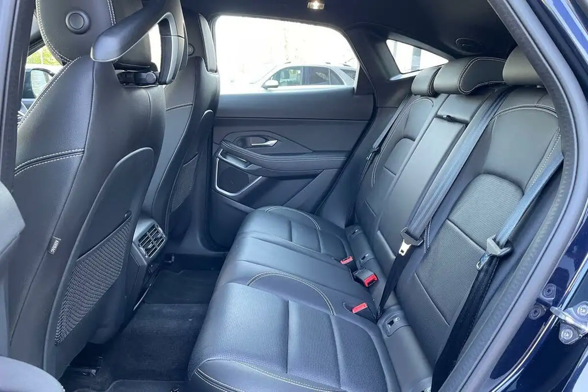 2023-jaguar-e-pace-15-p300e-r-dynamic-se-big-46