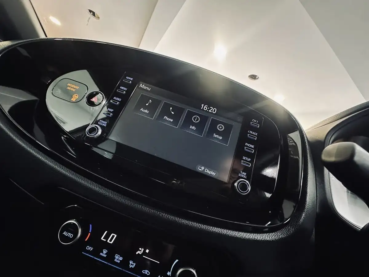 2022-toyota-aygo-x-10-vvt-i-edge-big-13