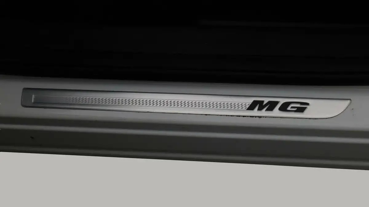 2022-mg-hs-15t-gdi-excite-162ps-dct-big-20