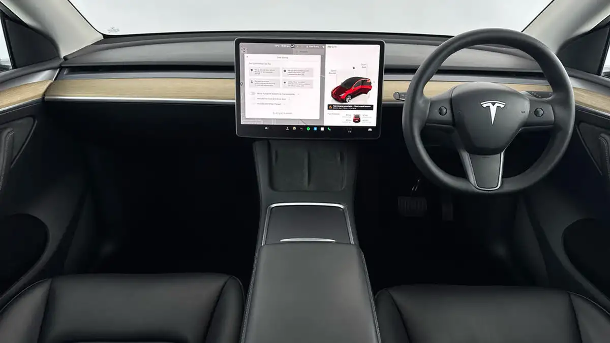 2022-tesla-model-y-e-long-range-big-10