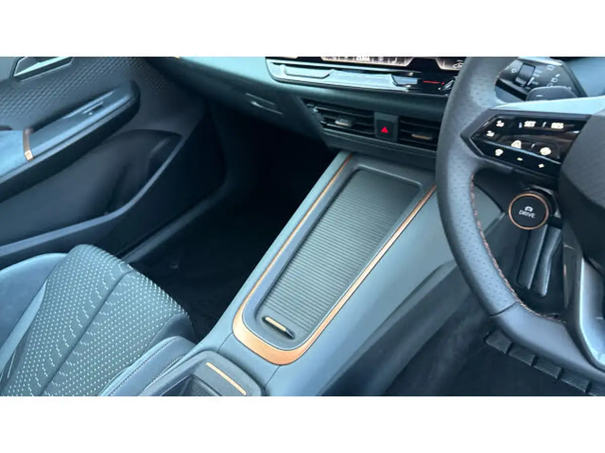 2025-cupra-born-e-vz-big-13