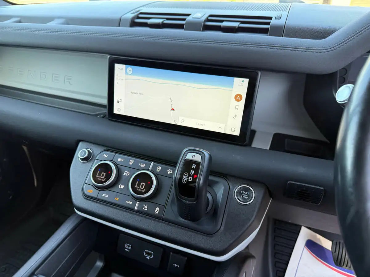 2021-land-rover-110-defender-30-d250-hard-top-s-110-big-23