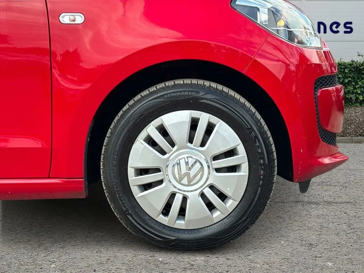2013-volkswagen-up-10-move-up-bluemotion-tech-3d-big-8