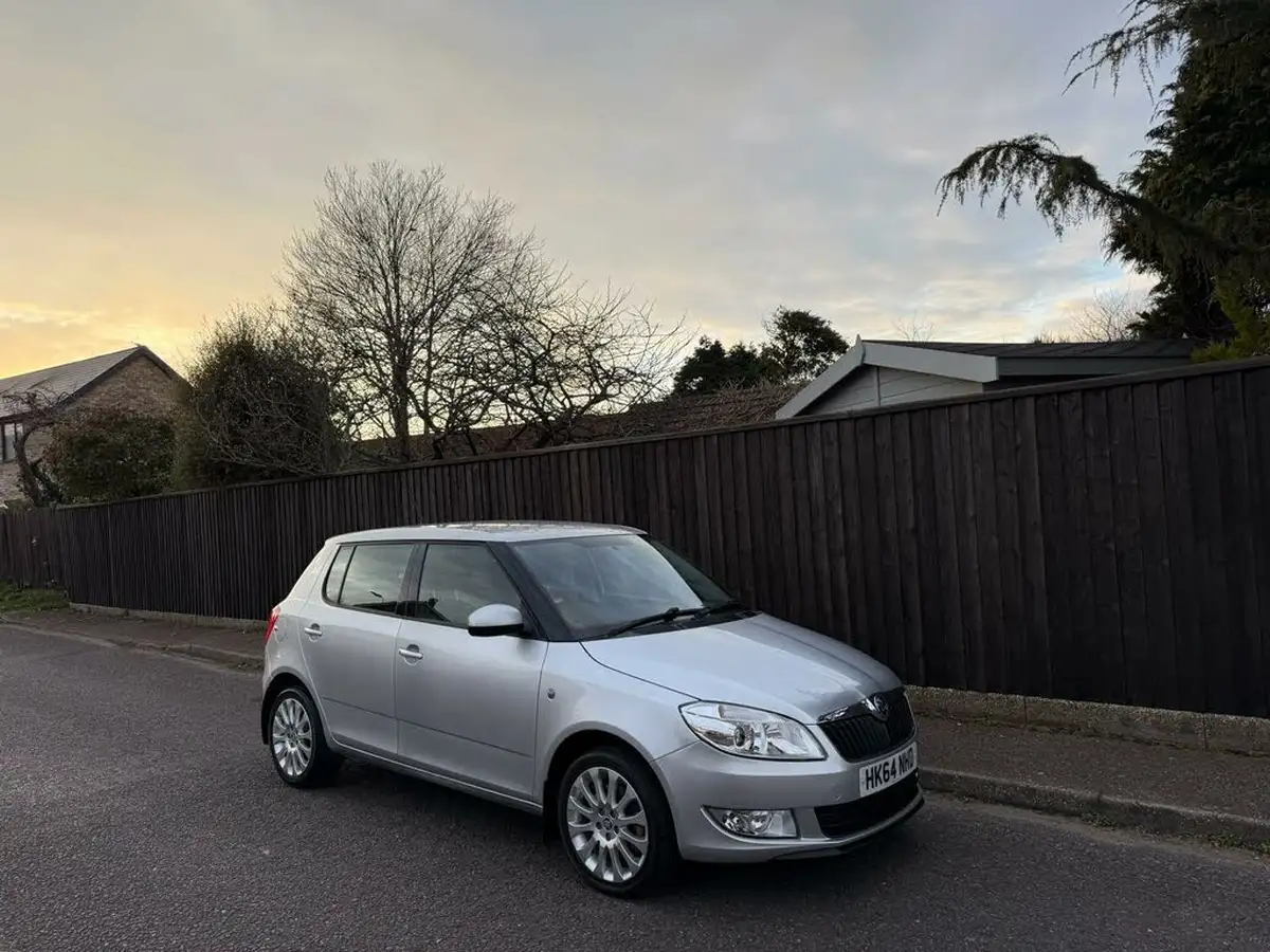 2015-skoda-fabia-12-elegance-hatchback-dsg-big-3