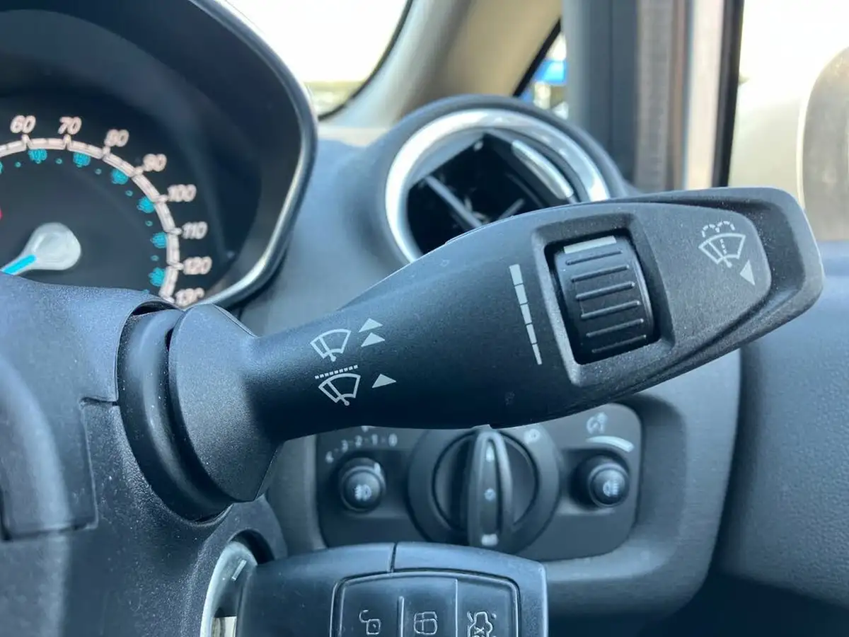 2017-ford-fiesta-10t-st-line-100ps-3d-big-36