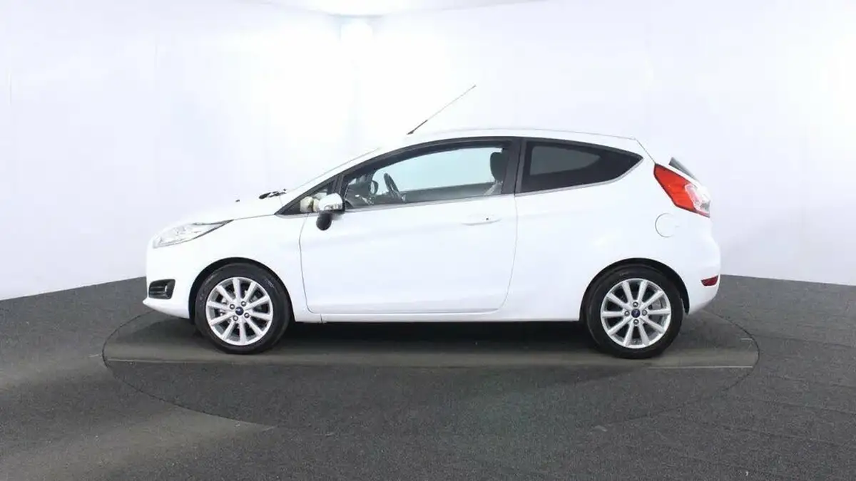 2015-ford-fiesta-10-titanium-100ps-ecoboost-ss-3d-big-3