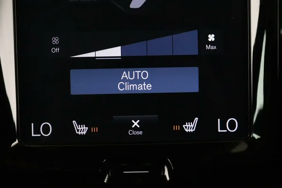 2020-volvo-xc60-20td-d4-momentum-big-25