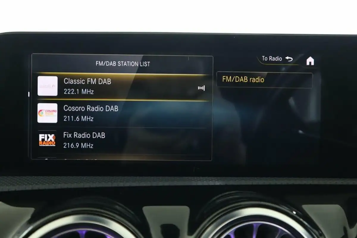 2021-mercedes-benz-a-class-13-a250e-amg-line-premium-plus-hatchback-5d-big-35