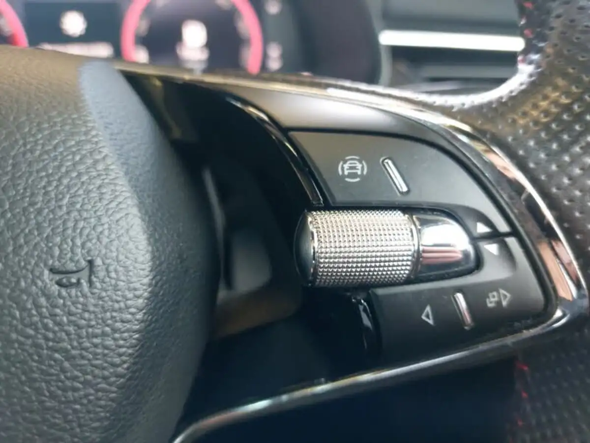 2020-skoda-kamiq-15-tsi-monte-carlo-dsg-big-15