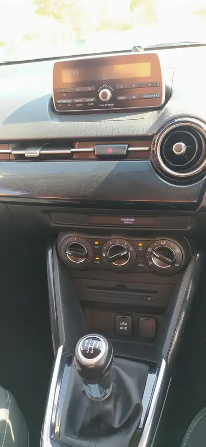 2015-mazda-mazda2-15-se-l-75ps-big-61