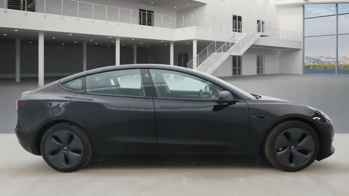 2021-tesla-model-3-e-long-range-4x4-big-6