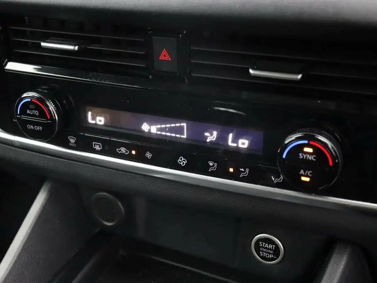 2022-nissan-qashqai-13-dig-t-acenta-premium-140ps-big-26