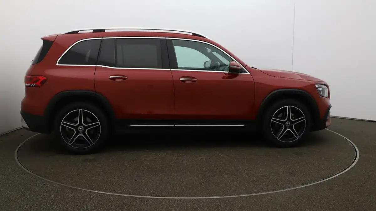 2022-mercedes-benz-glb-class-13-glb200-amg-line-premium-7g-tronic-big-51