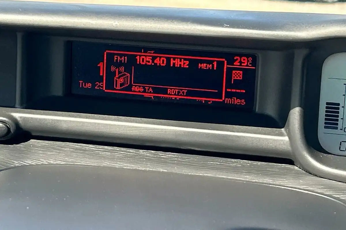 2016-citroen-c3-picasso-16bluehdi-edition-big-28
