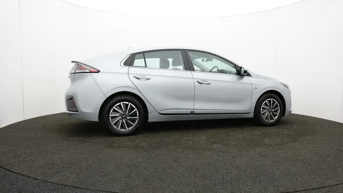 2021-hyundai-ioniq-e-premium-electric-100kw-big-36