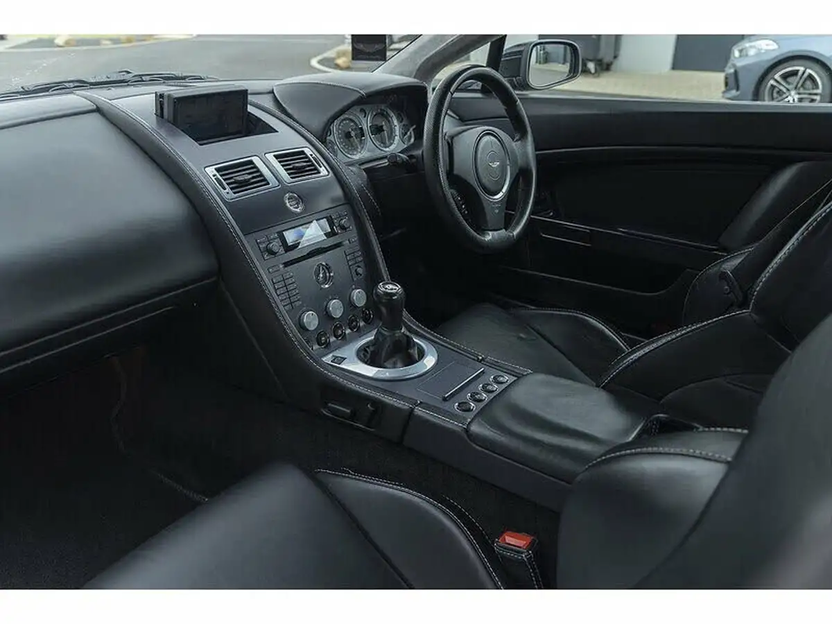 2006-aston-martin-vantage-43-big-39