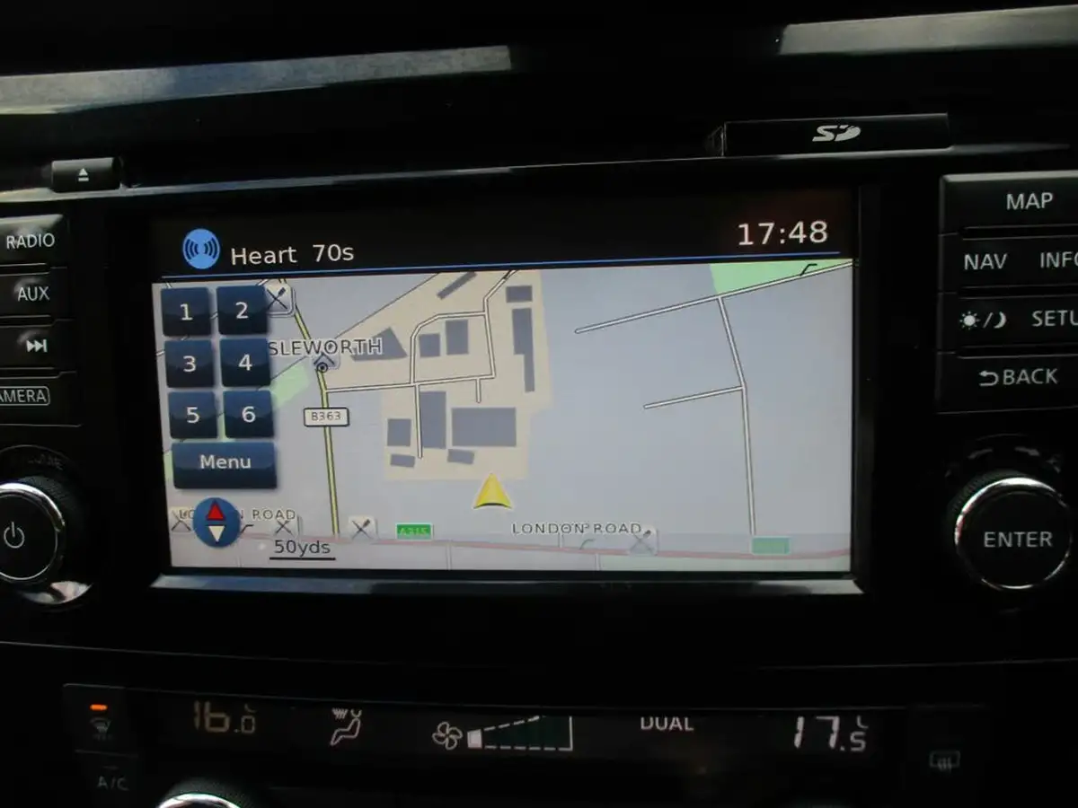 2017-nissan-qashqai-12-dig-t-n-connecta-big-1