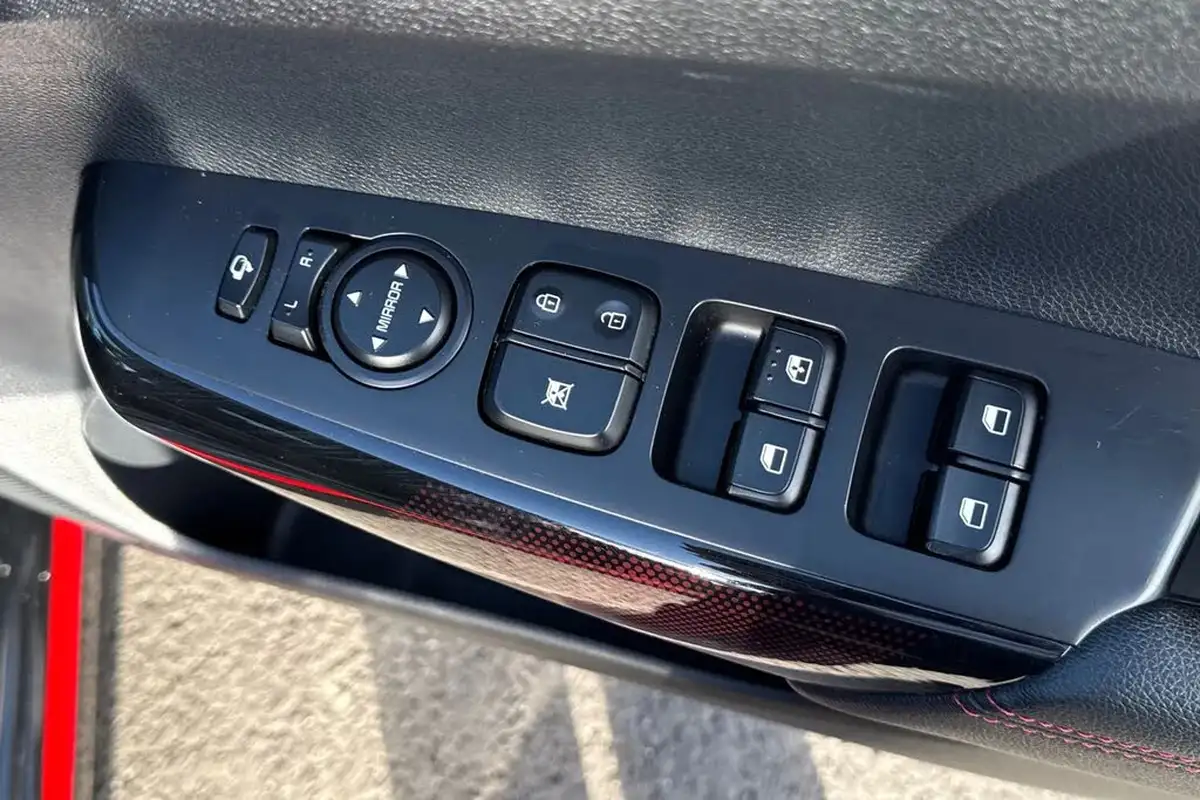 2021-kia-picanto-10-t-gdi-gt-line-s-big-19
