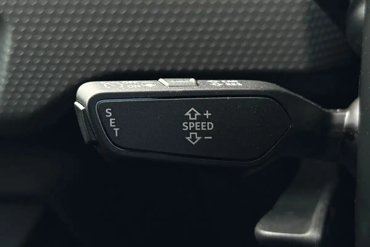 2025-audi-a1-15-35-tfsi-black-edition-big-30