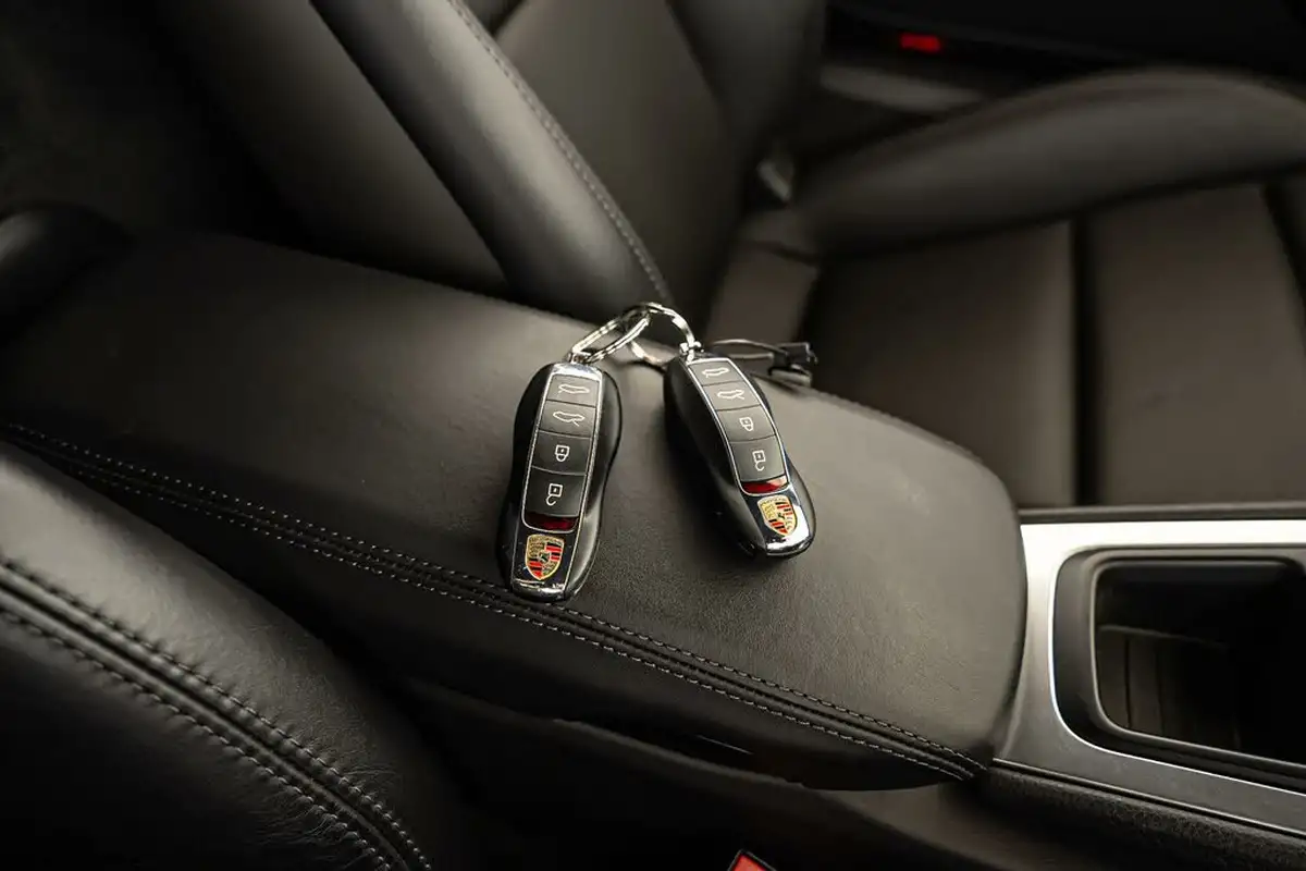 2020-porsche-cayman-718-25-cayman-s-big-25
