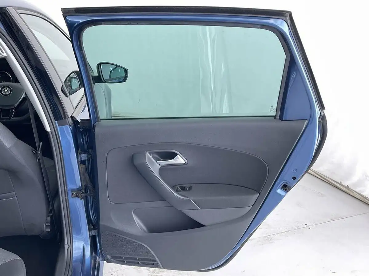 2016-volkswagen-polo-10-match-60ps-5d-big-29