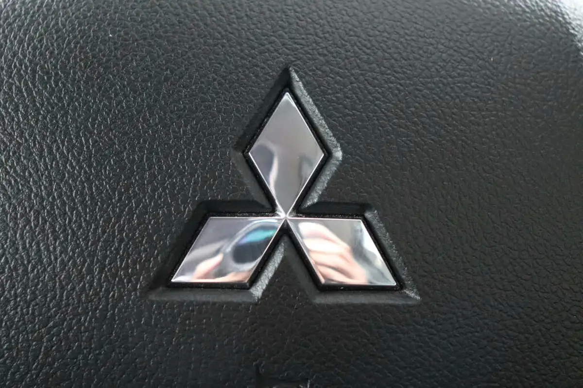 2018-mitsubishi-eclipse-cross-15-4-auto-big-64