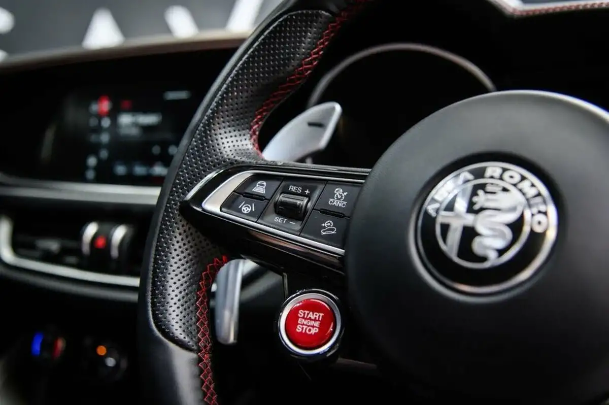 2021-alfa-romeo-stelvio-29-biturbo-quadrifoglio-big-9