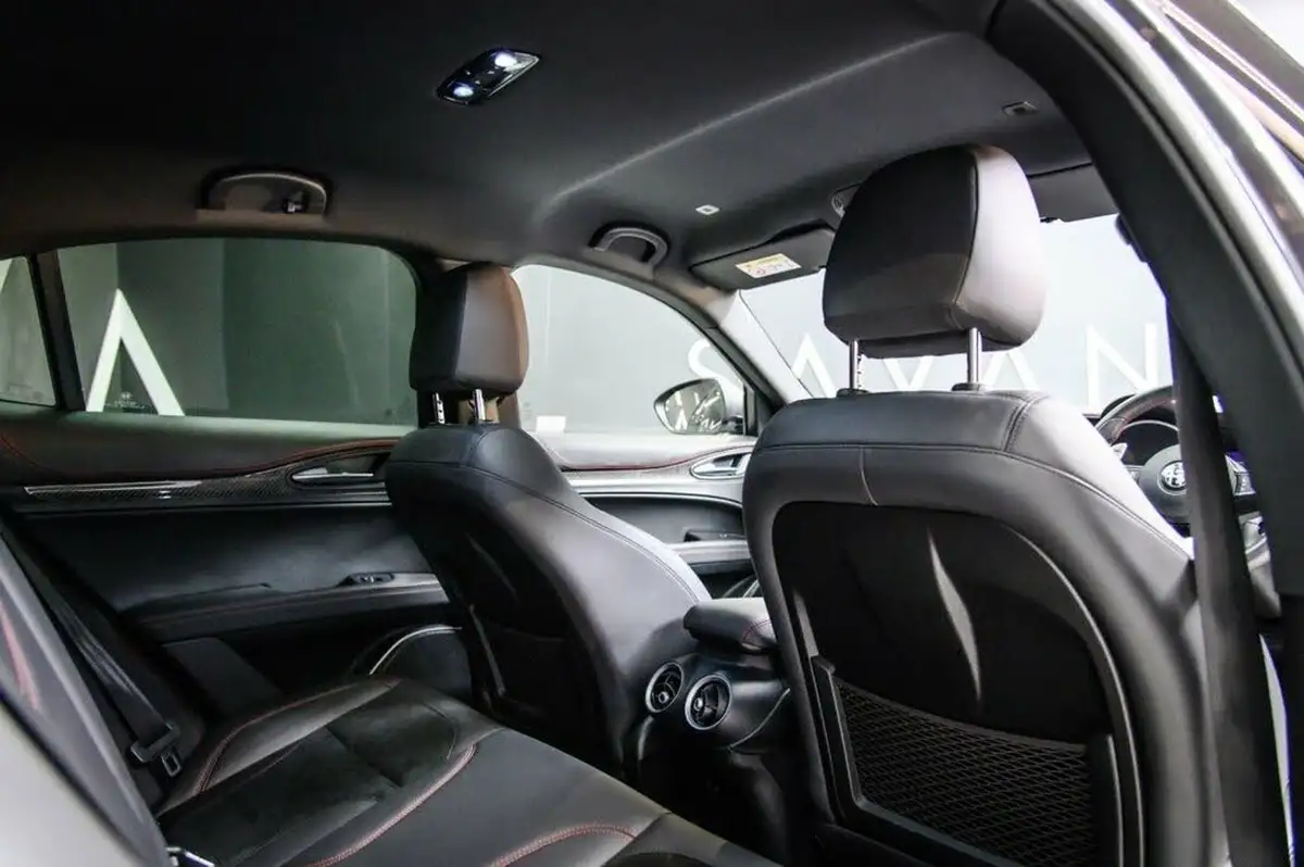 2021-alfa-romeo-stelvio-29-biturbo-quadrifoglio-big-29