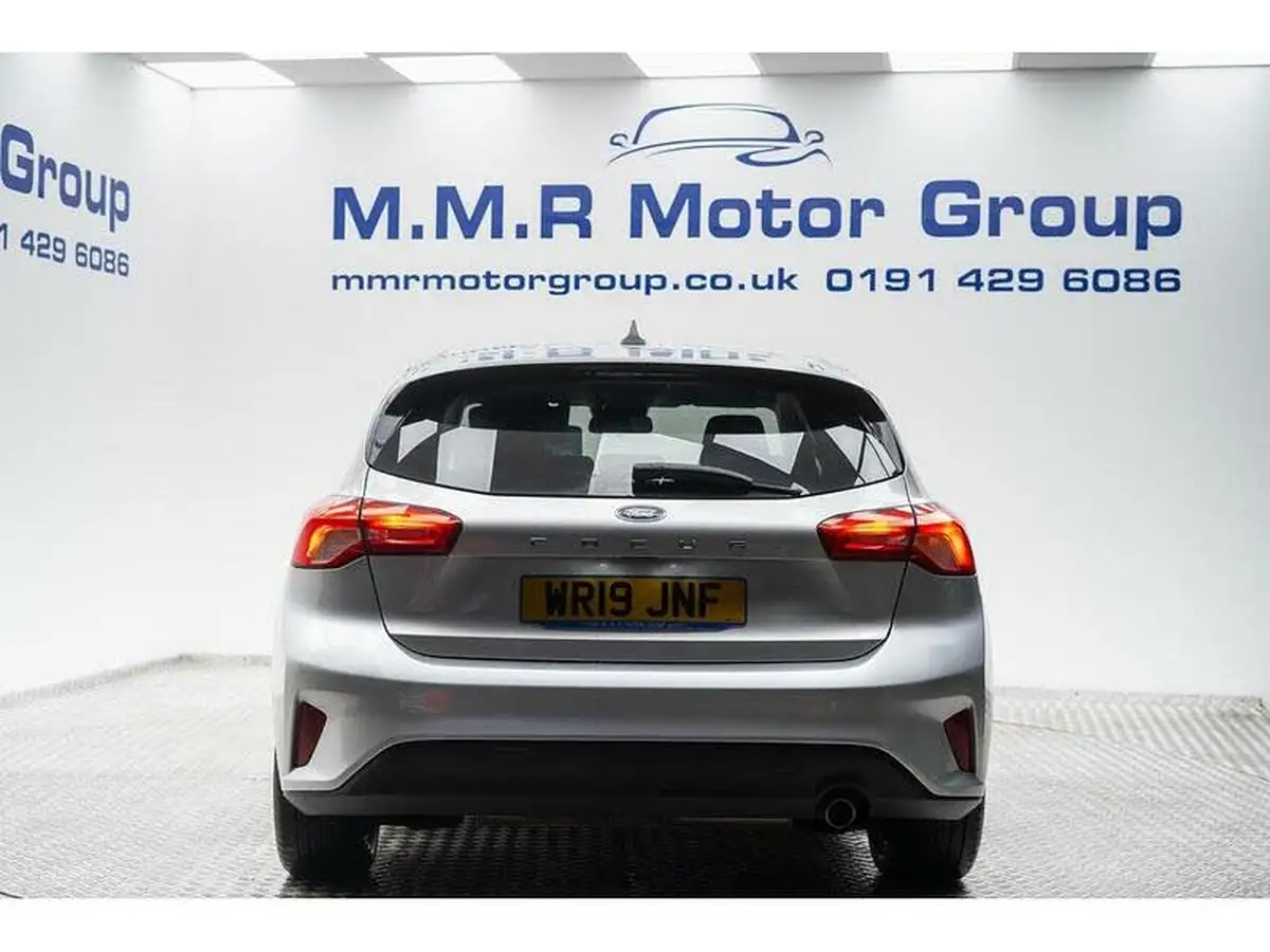 2019-ford-focus-10t-zetec-125ps-ss-hatchback-auto-big-6