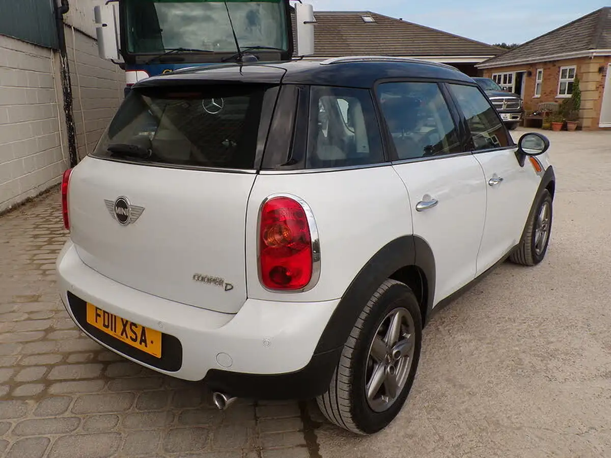 2011-mini-countryman-16td-cooper-d-112bhp-1598cc-big-8