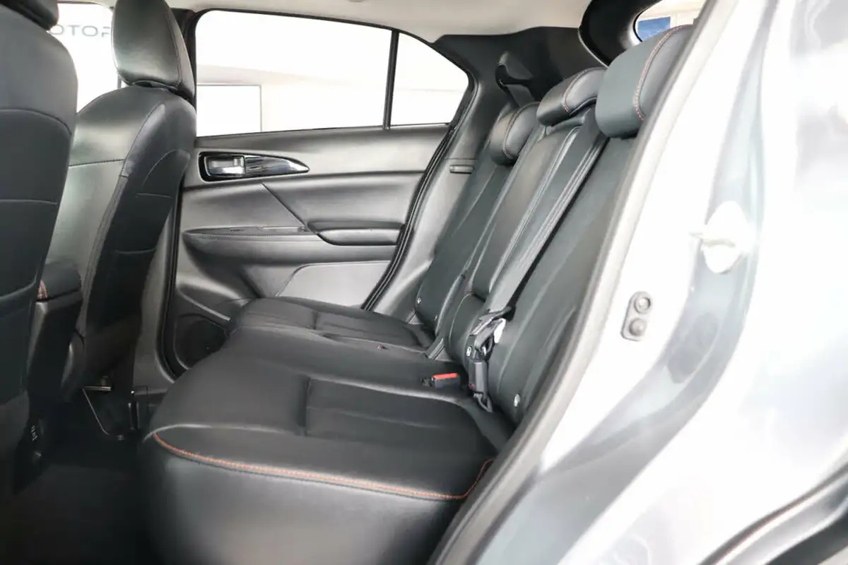 2018-mitsubishi-eclipse-cross-15-4-auto-big-38