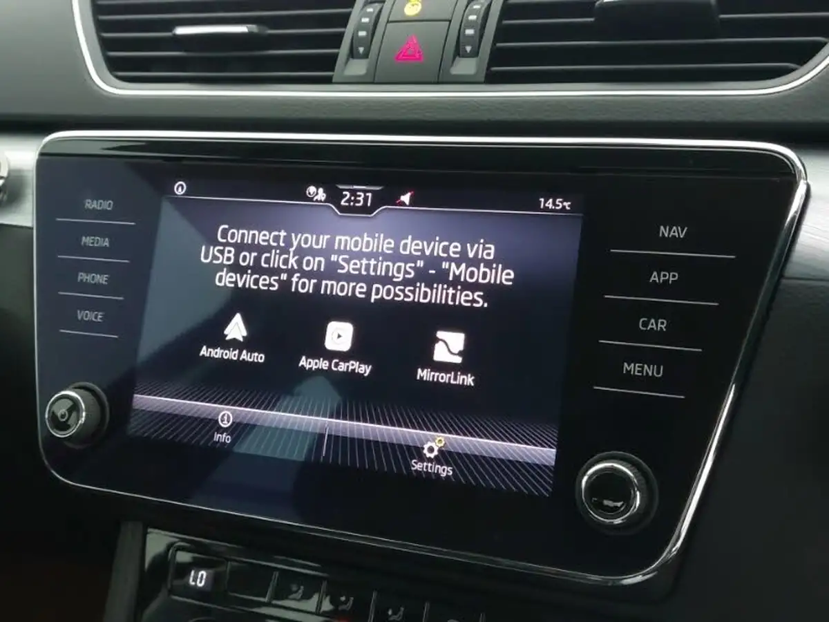 2020-skoda-superb-20tdi-se-150ps-hatchback-big-13