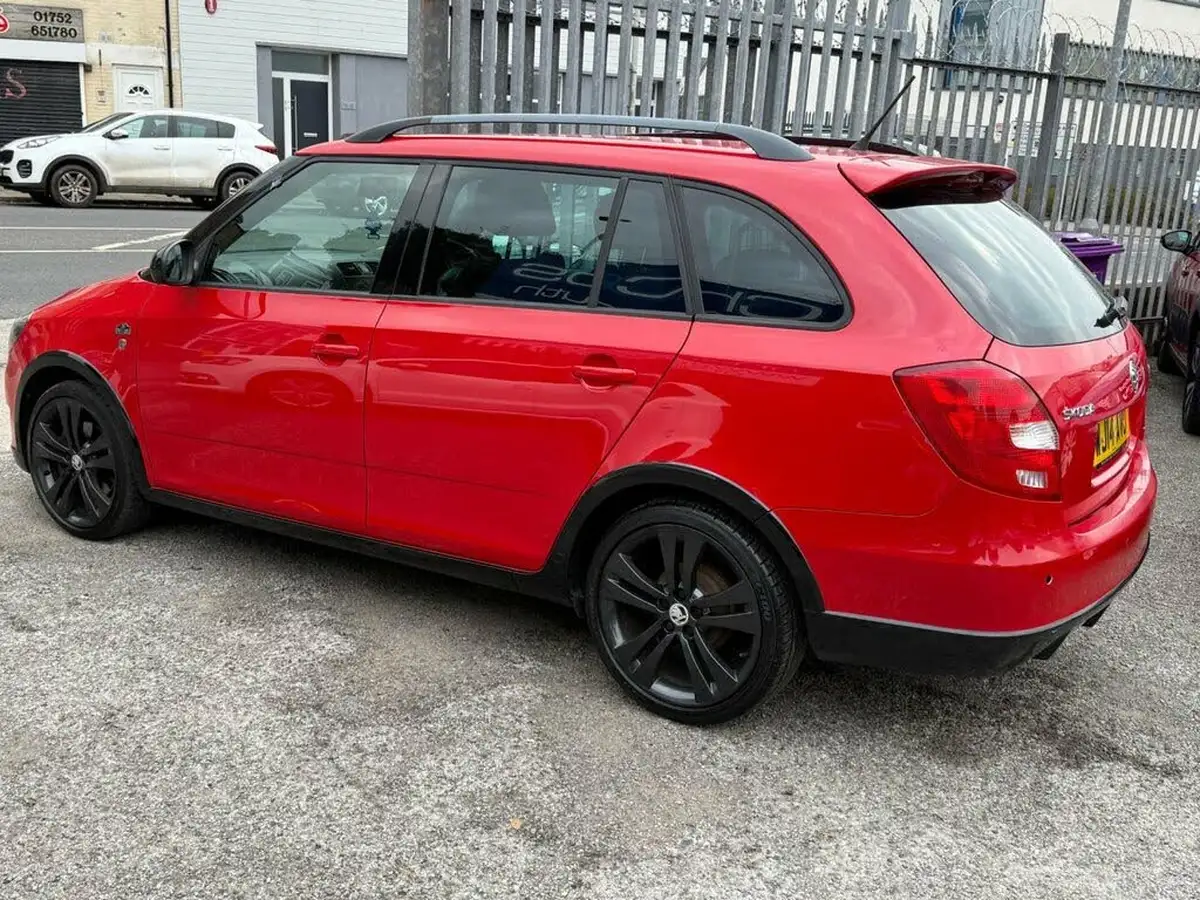 2014-skoda-fabia-16tdi-monte-carlo-cr-estate-big-4