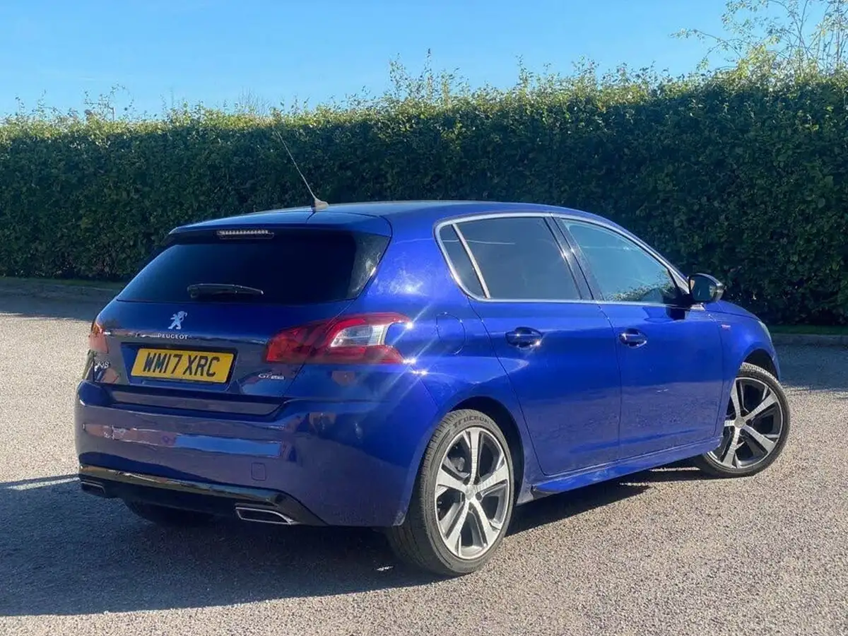 2017-peugeot-308-12-puretech-gt-line-big-7